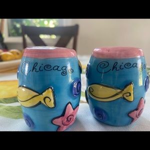 Chicago salt and pepper shaker